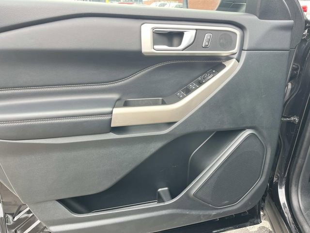Certified 2022 Ford Explorer XLT w/ Equipment Group 202A image 27