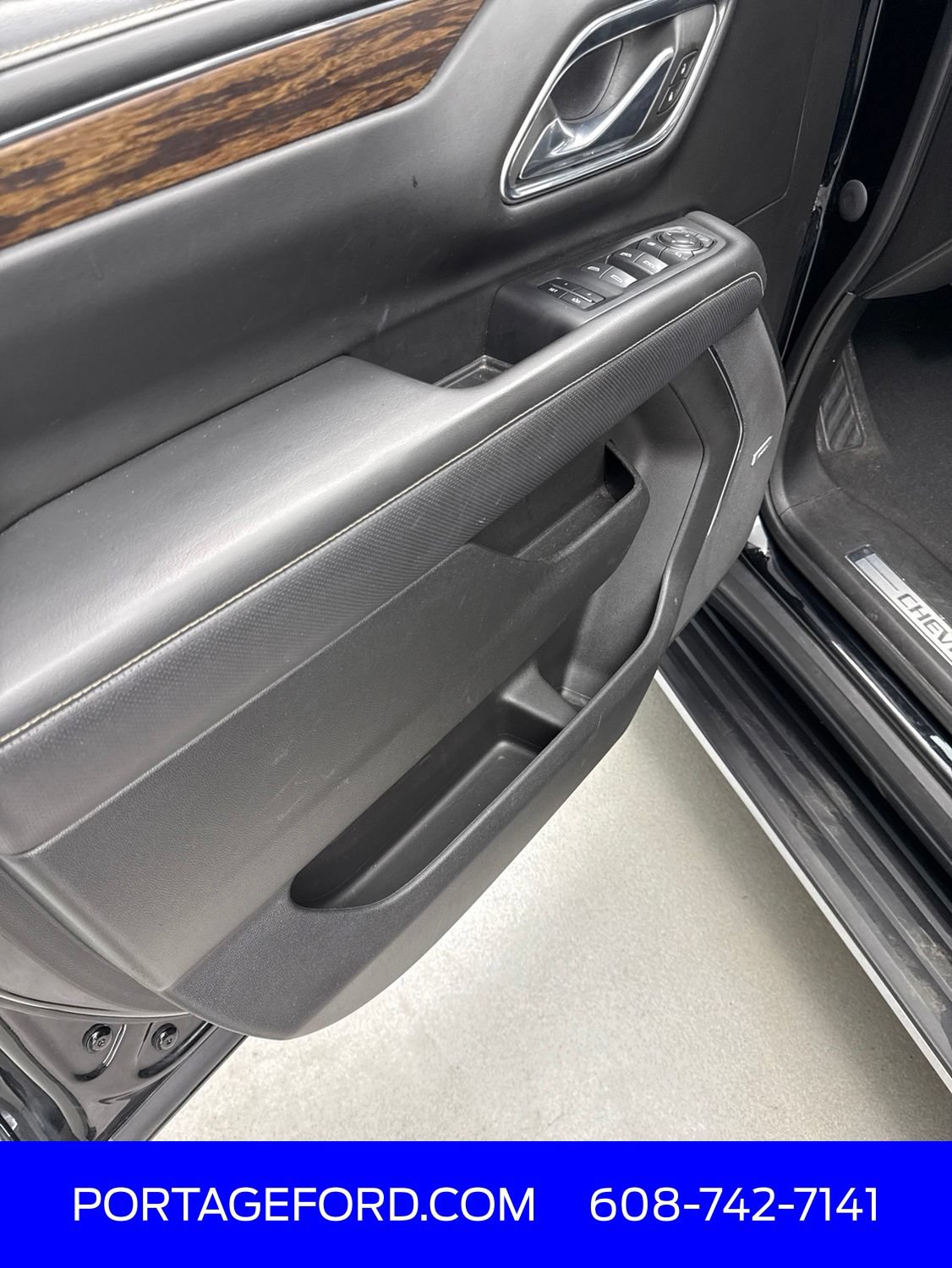 Used 2023 Chevrolet Tahoe Premier AWD/4WD image 15