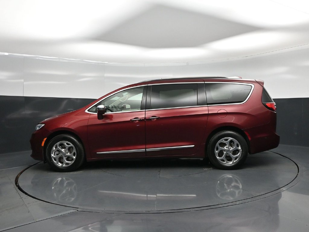 Used 2021 Chrysler Pacifica Limited w/ Premium & Safety Sphere Group AWD/4WD image 28