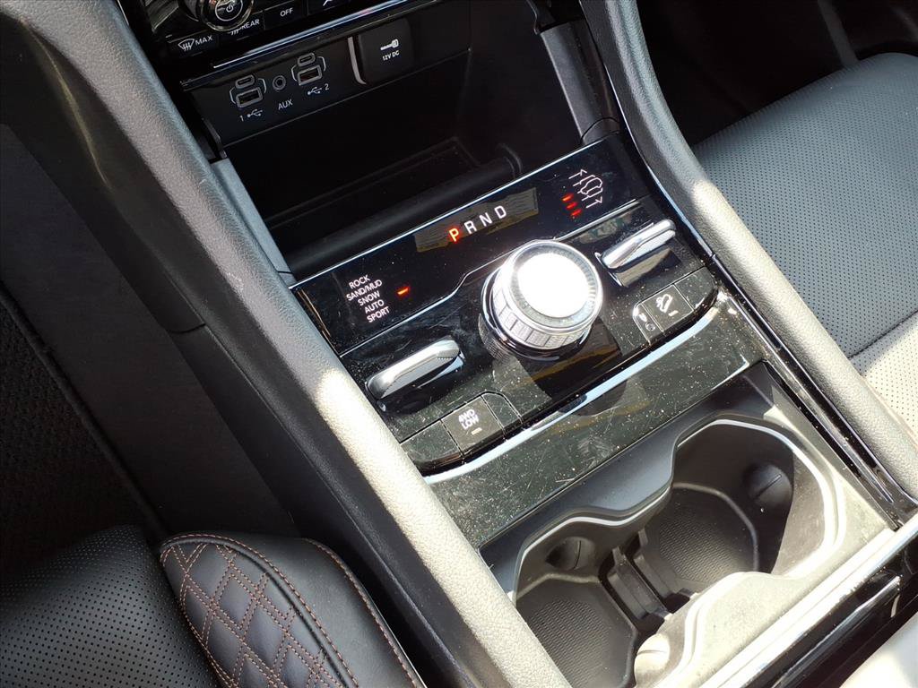Used 2025 Jeep Grand Cherokee Summit AWD/4WD image 17