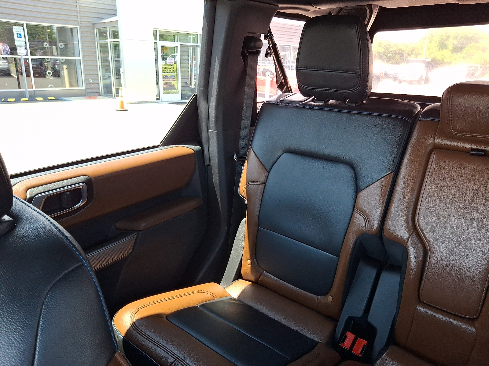 Certified 2023 Ford Bronco Outer Banks AWD/4WD image 18