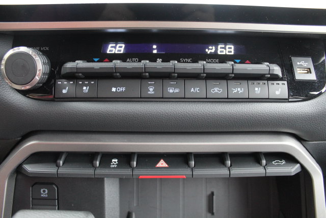 Used 2026 Toyota Tundra Limited AWD/4WD image 33
