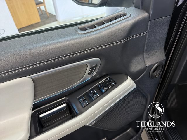 Certified 2025 Ford Expedition Platinum w/ Driver's Package AWD/4WD image 15