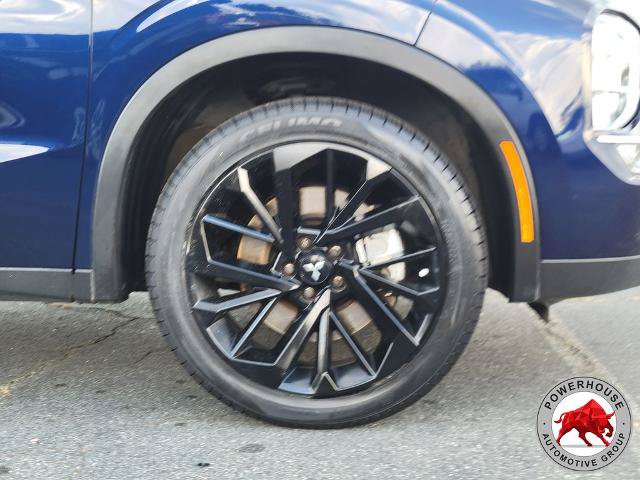 Used 2022 Mitsubishi Outlander SEL Black Edition FWD image 11