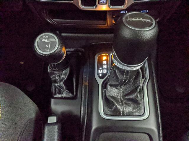 Used 2025 Jeep Gladiator Sport image 12