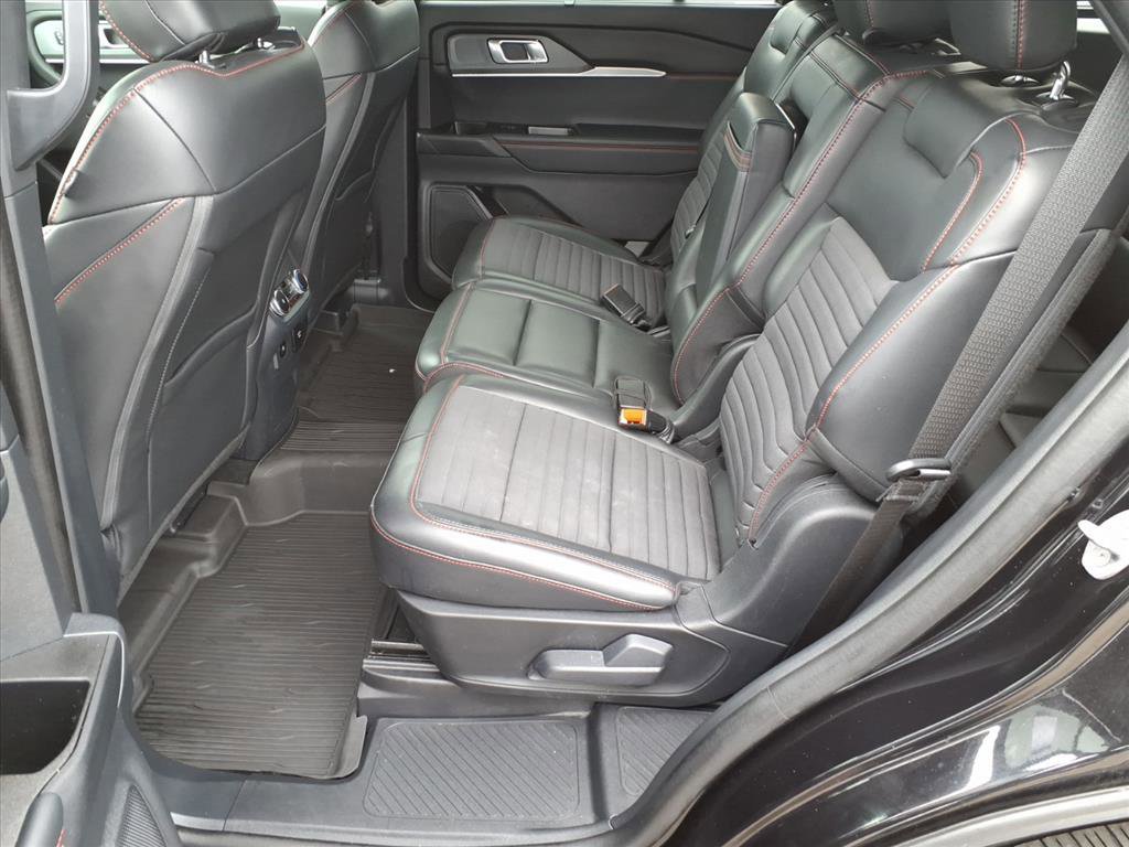 Certified 2025 Ford Explorer ST-Line w/ Premium Package image 6