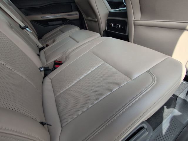 Certified 2024 Ford Expedition Max XLT image 19