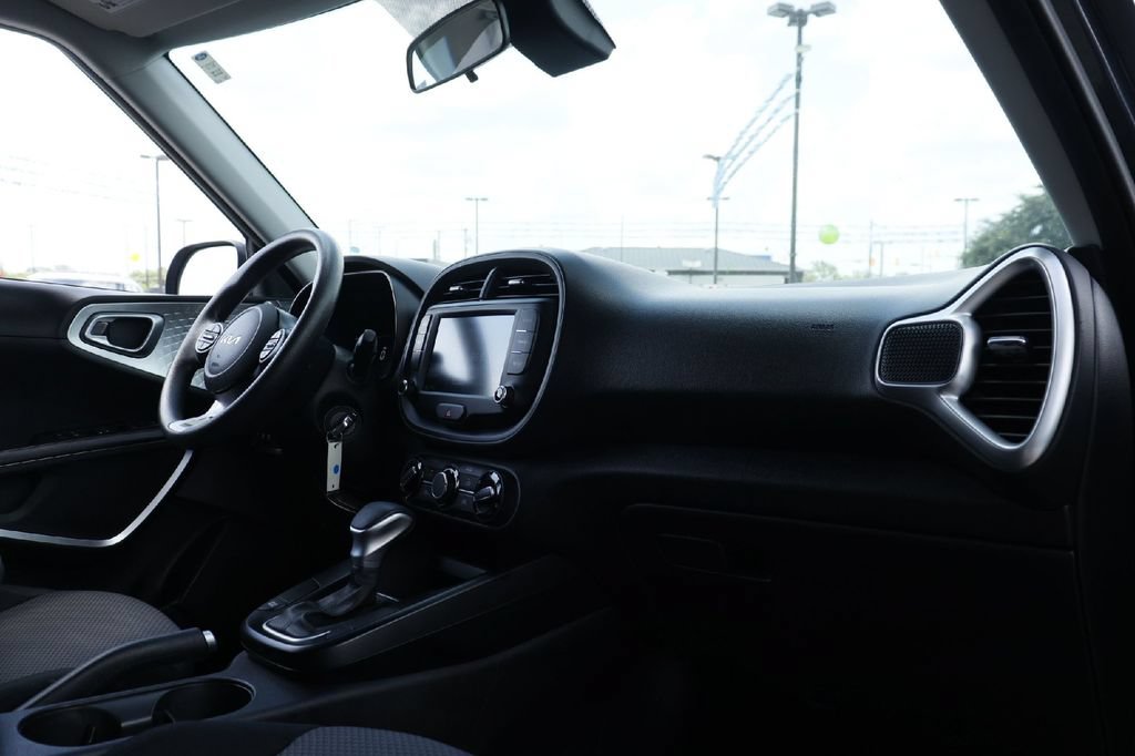 Used 2024 Kia Soul LX w/ Option Group 015 FWD image 15