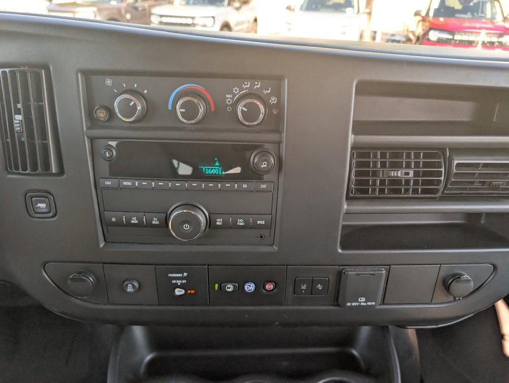 Used 2025 Chevrolet Express 3500 LT w/ LT Preferred Equipment Group RWD image 19