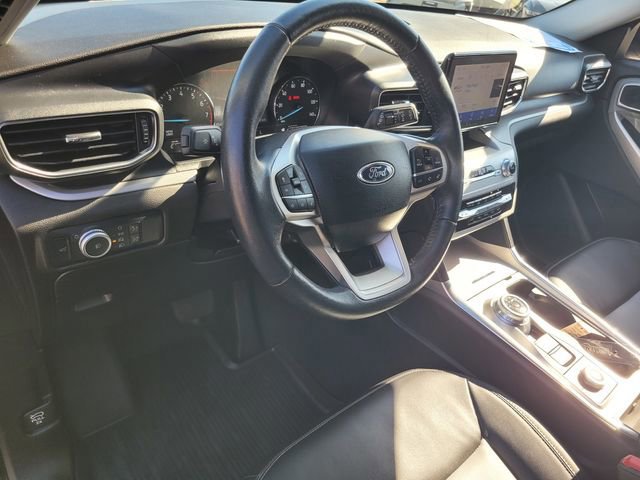 Certified 2022 Ford Explorer XLT w/ Equipment Group 202A image 9