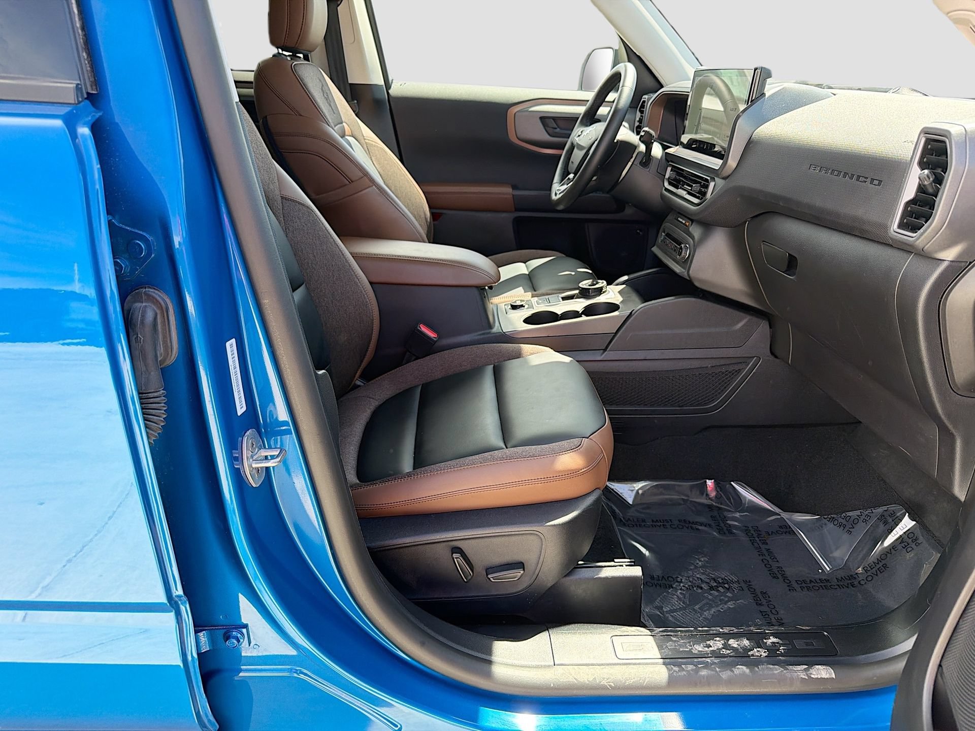 Certified 2025 Ford Bronco Sport Outer Banks w/ Outer Banks Tech Package+ AWD/4WD image 29