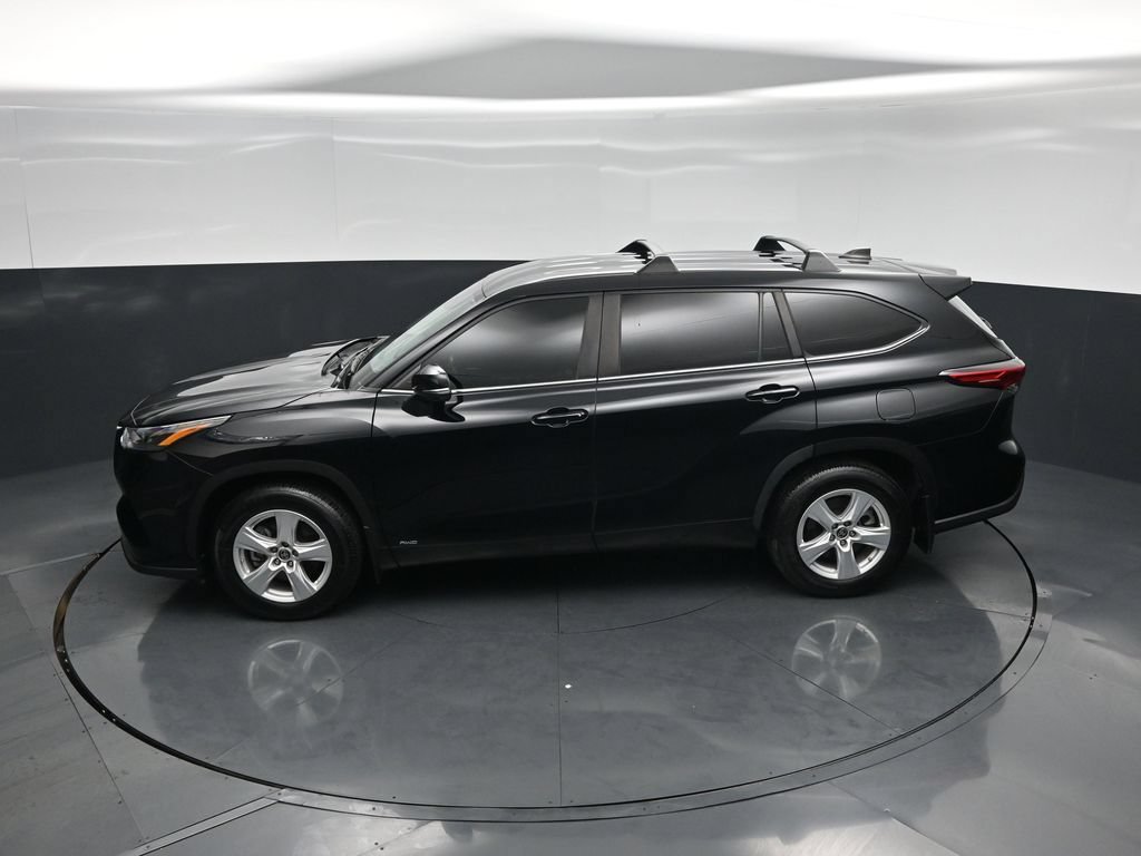 Used 2023 Toyota Highlander LE AWD/4WD image 43