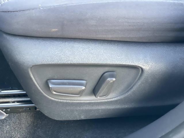 Used 2023 Toyota Highlander LE image 19