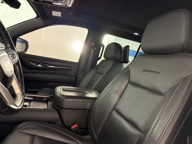 Used 2021 GMC Yukon Denali w/ Denali Ultimate Package AWD/4WD image 19