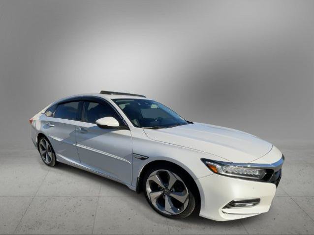 Used 2018 Honda Accord Touring image 2