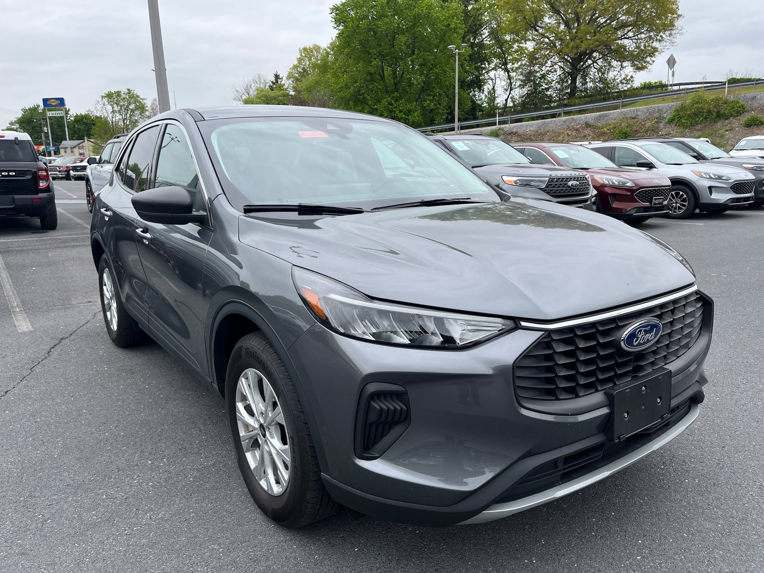 Certified 2023 Ford Escape Active w/ Tech Pack #1 AWD/4WD image 3