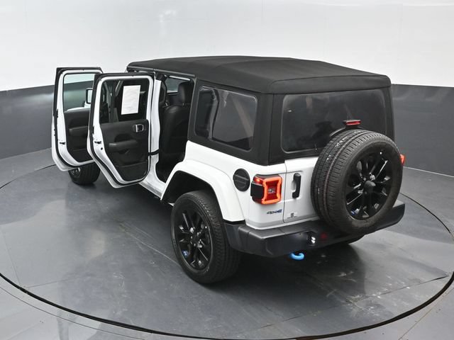Used 2023 Jeep Wrangler Unlimited Sahara w/ Cold Weather Group AWD/4WD image 22