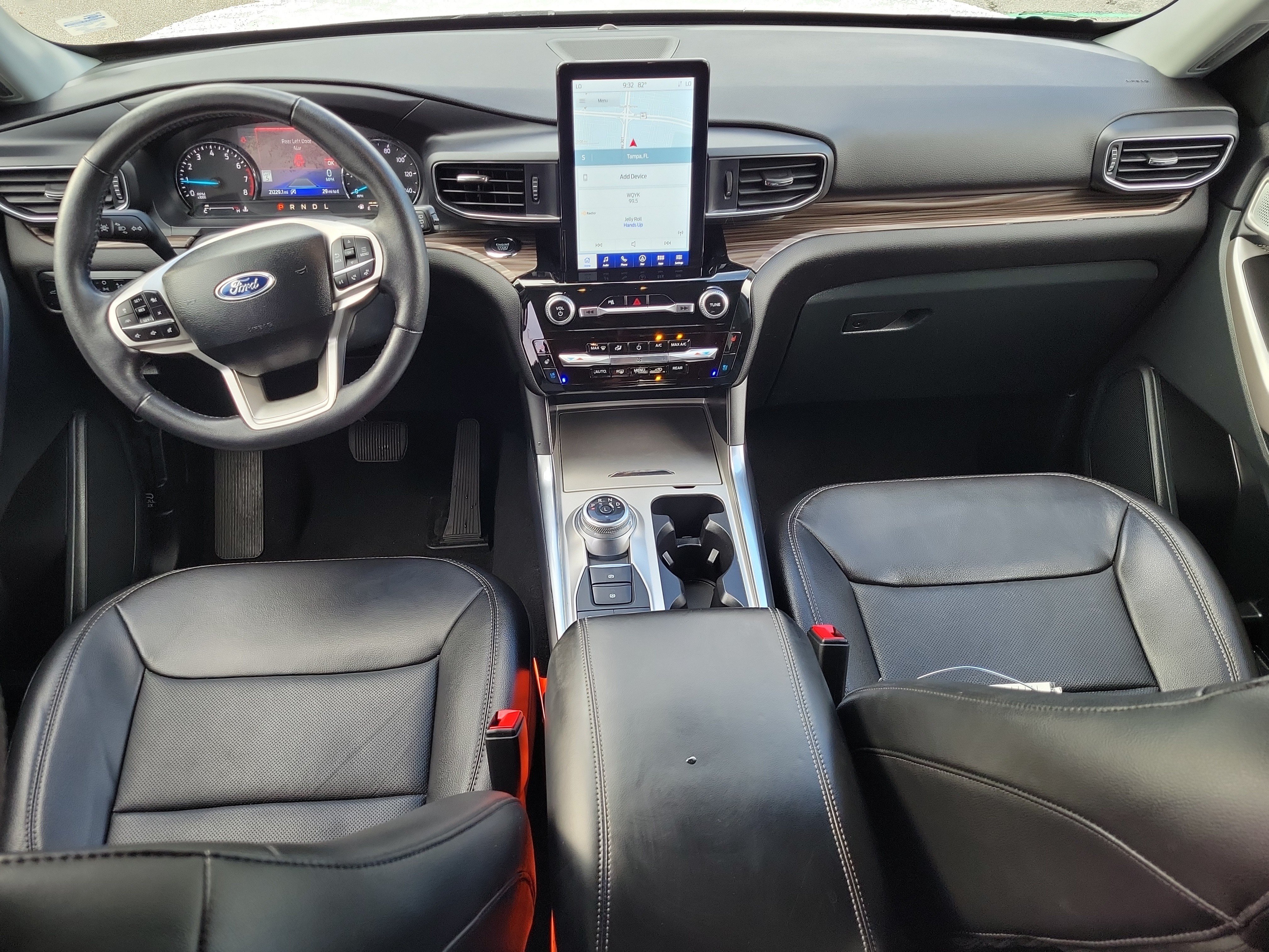 Certified 2024 Ford Explorer Limited w/ Limited Technology Package AWD/4WD image 14