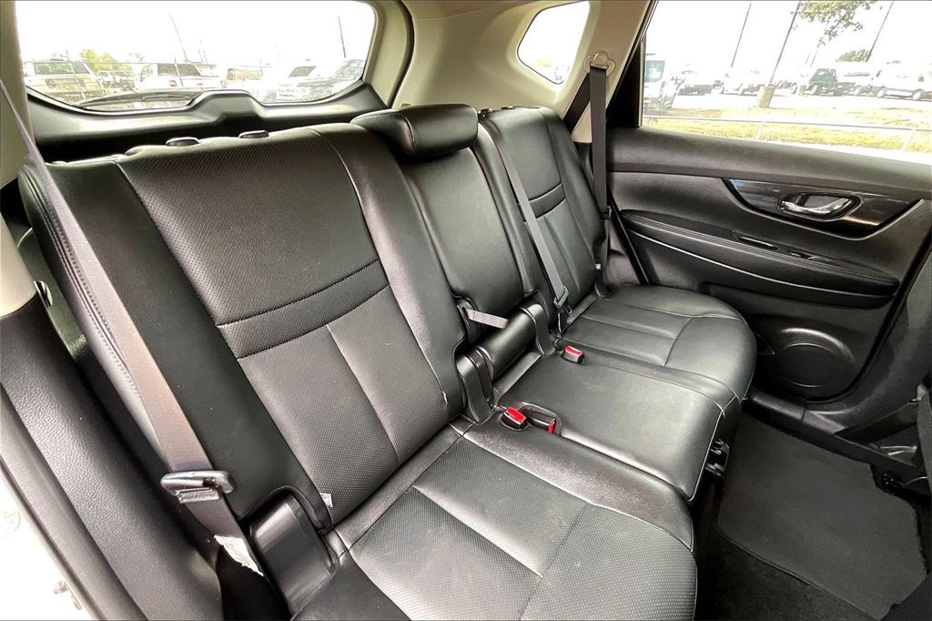 Used 2017 Nissan Rogue SL w/ SL Premium Package image 22