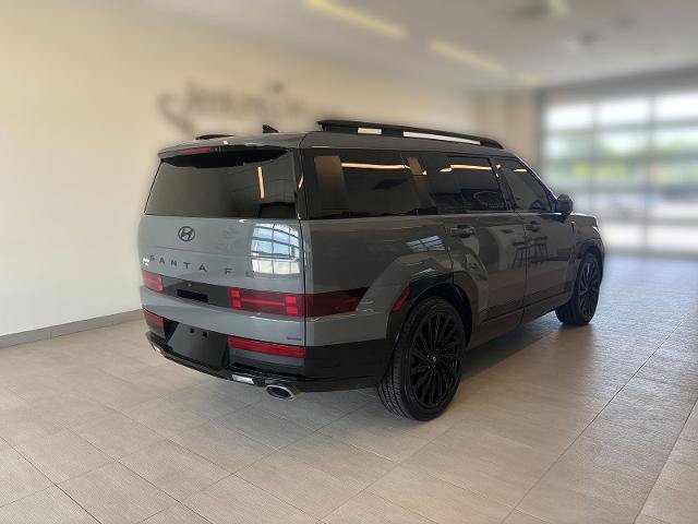 Used 2025 Hyundai Santa Fe Calligraphy AWD/4WD image 2