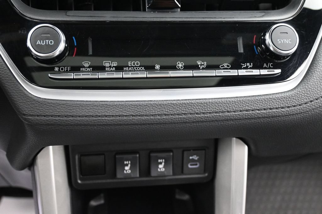 Used 2025 Toyota Corolla Cross AWD Hybrid w/ Convenience Package image 11