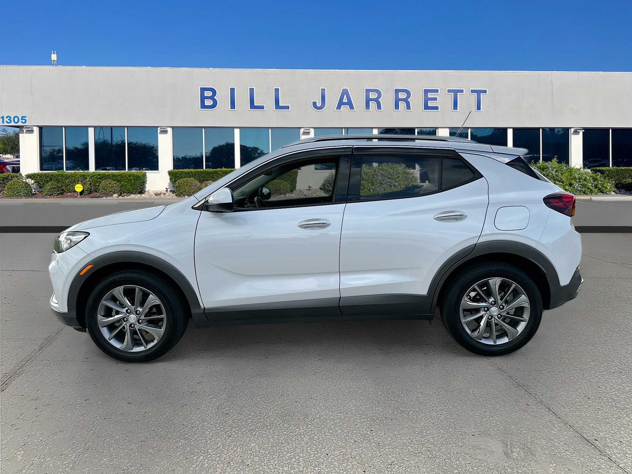 Used 2023 Buick Encore GX Essence w/ Experience Buick Package image 2