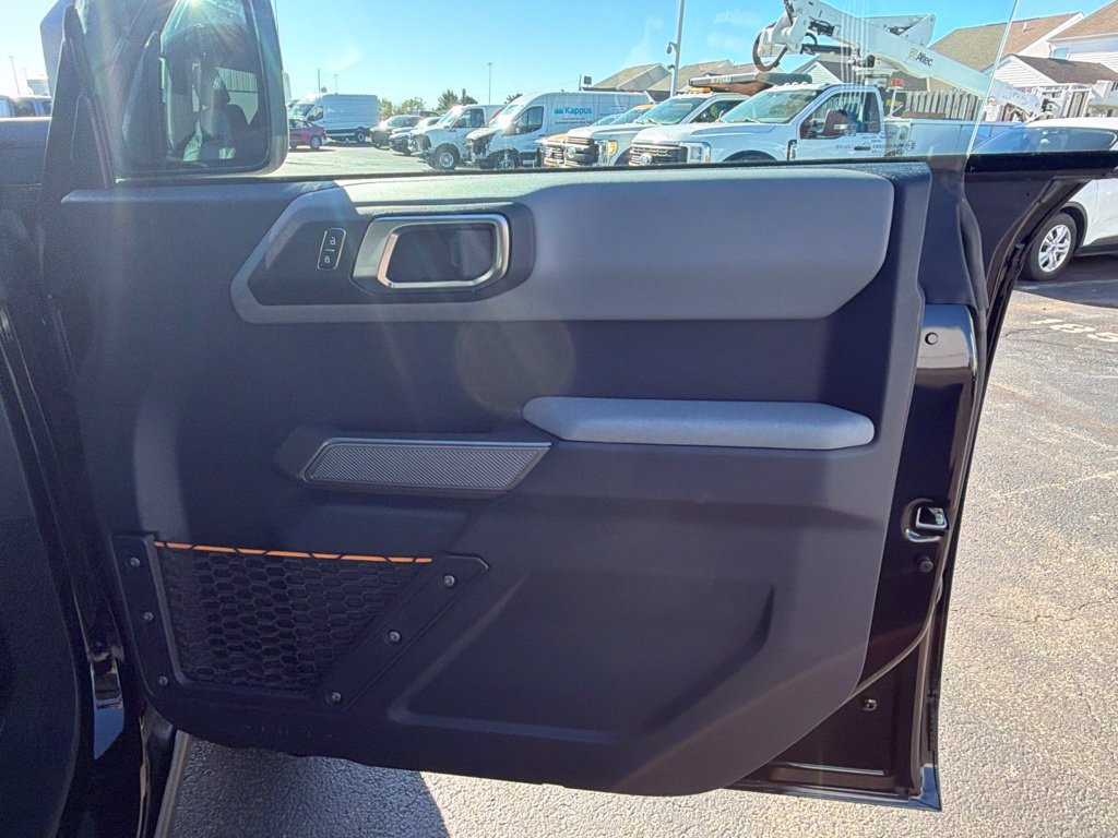 Certified 2023 Ford Bronco Badlands w/ Sasquatch Package AWD/4WD image 41