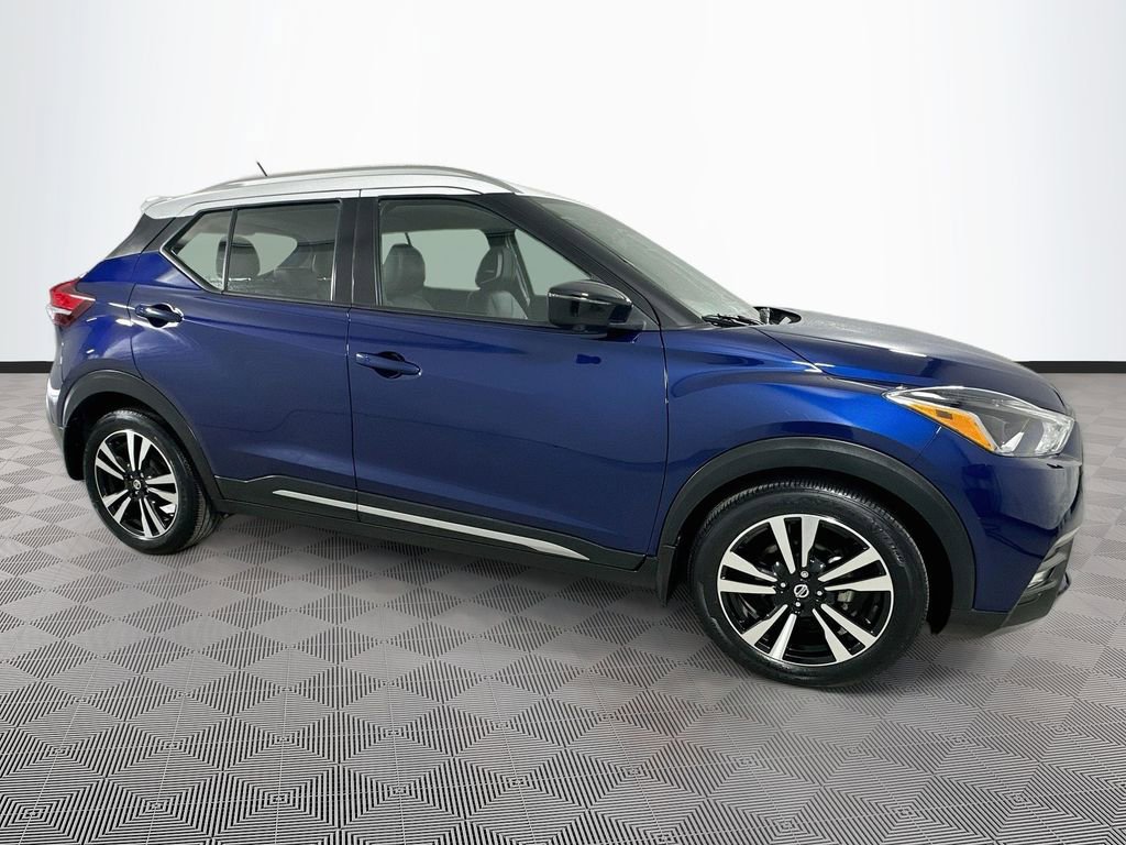 Used 2020 Nissan Kicks SR w/ SR Premium Package FWD image 11