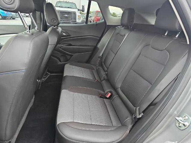 Used 2025 Chevrolet Trax LT w/ LT Convenience Package FWD image 13