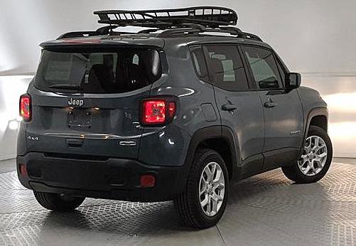 Used 2018 Jeep Renegade Latitude w/ Popular Equipment Group image 4