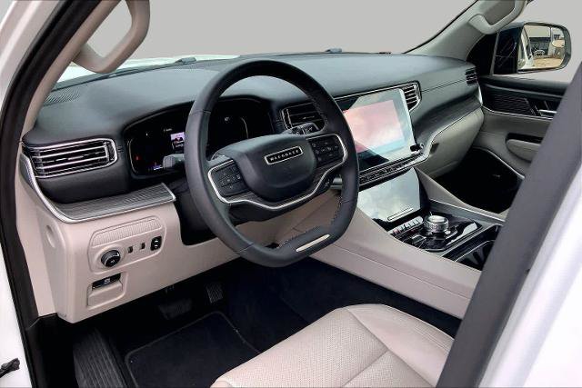 Used 2024 Jeep Wagoneer Series II w/ Flexible Seating Group AWD/4WD image 17