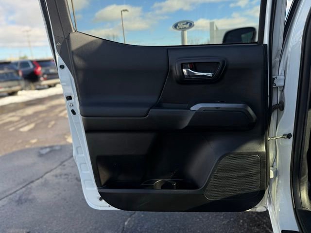 Used 2019 Toyota Tacoma TRD Off-Road w/ Technology Package image 9