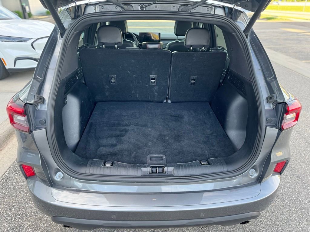 Certified 2023 Ford Escape ST-Line w/ Tech Pack #1 AWD/4WD image 40