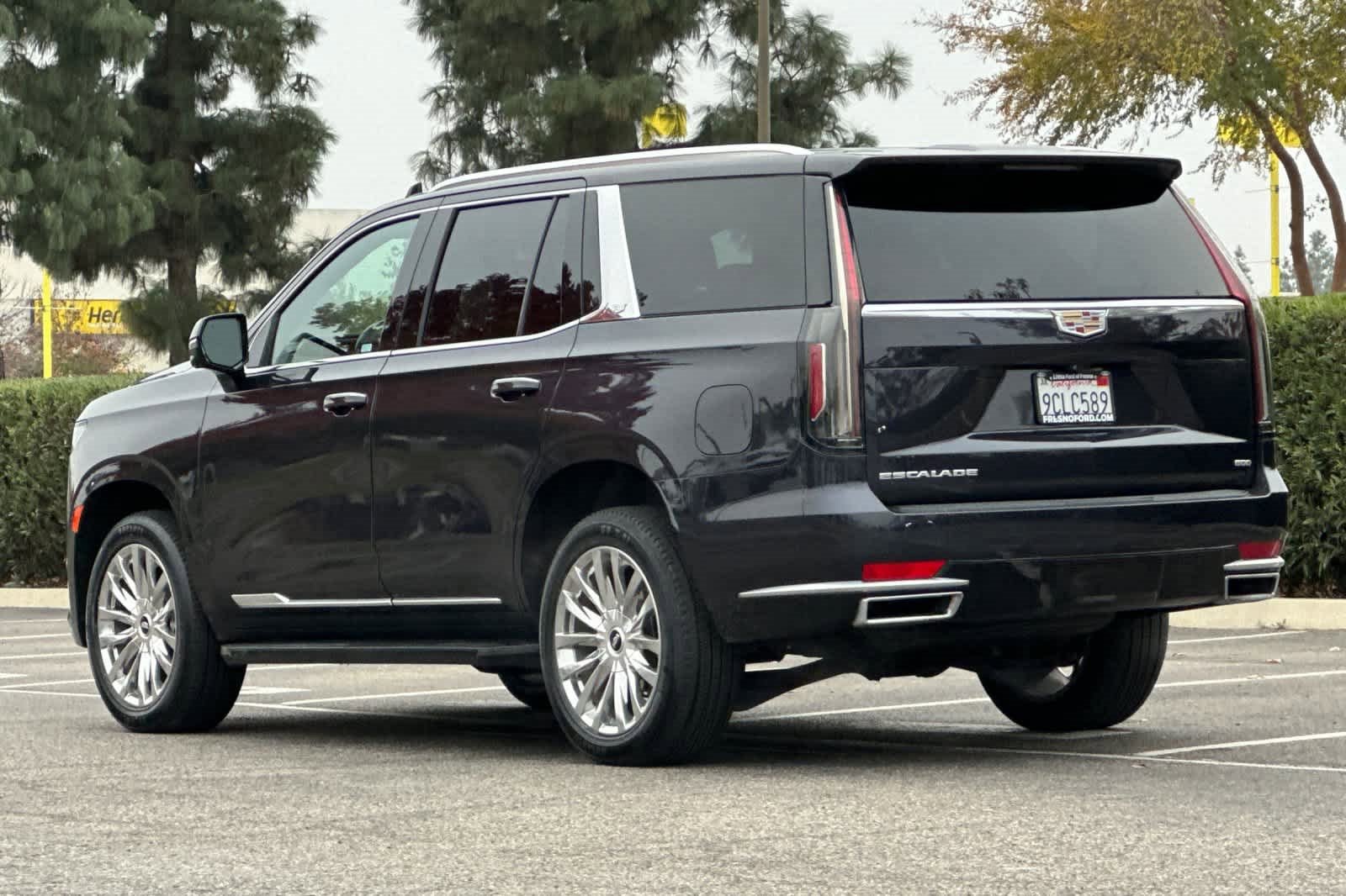 Used 2022 Cadillac Escalade Premium Luxury image 7