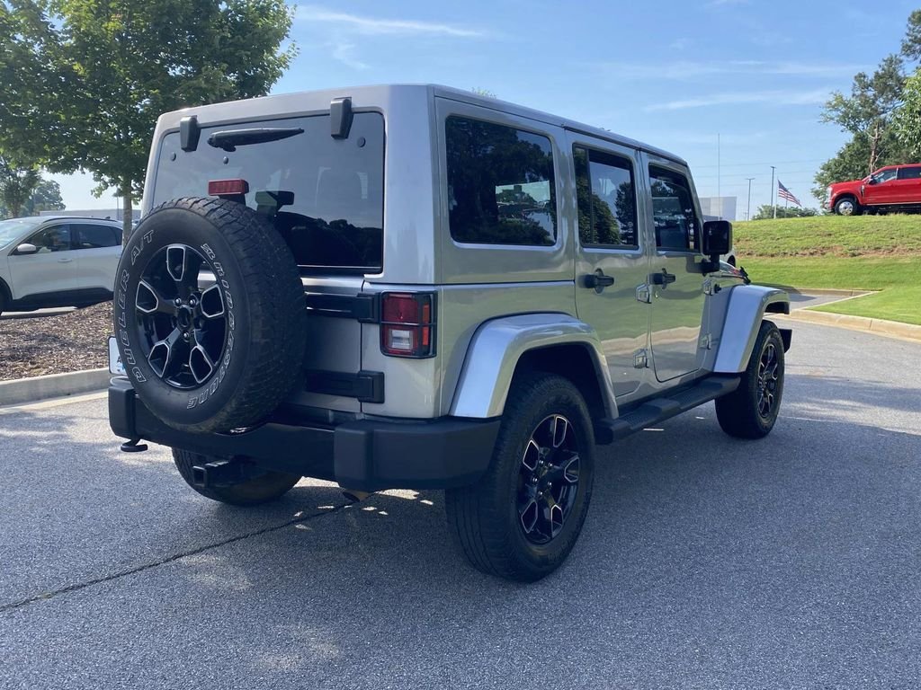 Used 2018 Jeep Wrangler Unlimited Sahara AWD/4WD image 3
