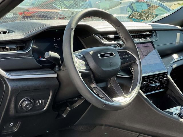 Used 2024 Jeep Grand Cherokee Limited AWD/4WD image 28
