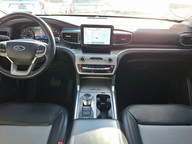 Certified 2022 Ford Explorer XLT w/ Equipment Group 202A image 16