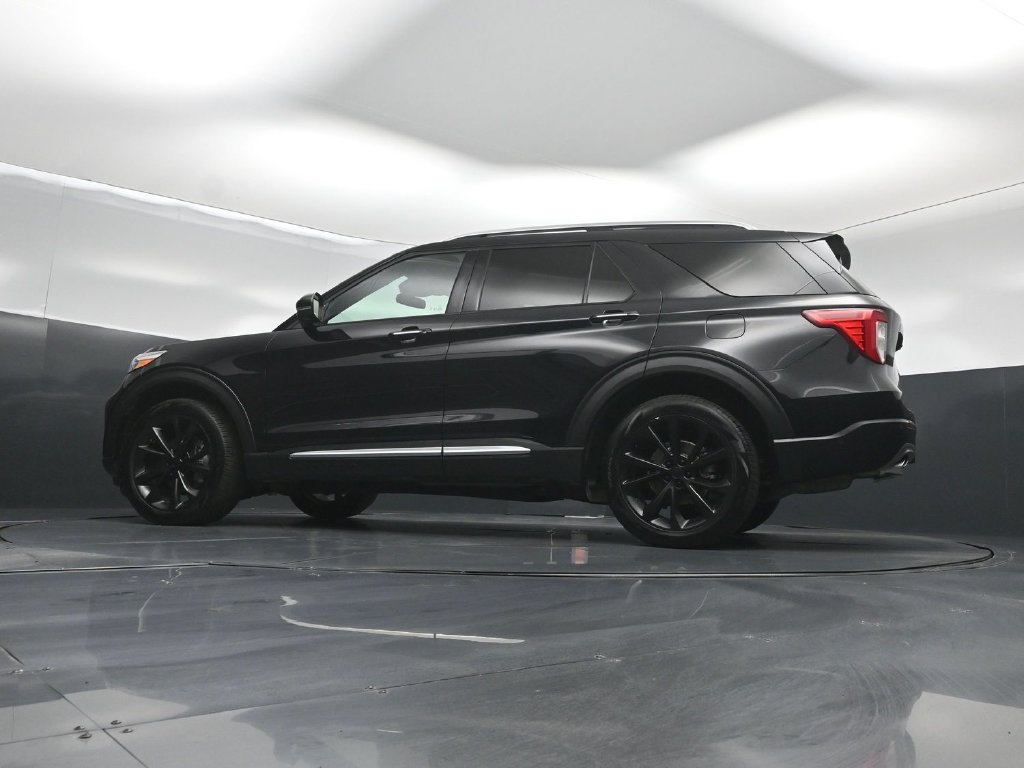 Certified 2022 Ford Explorer Platinum w/ Equipment Group 601A AWD/4WD image 53