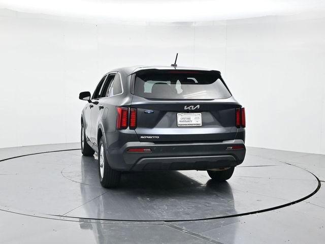 Used 2023 Kia Sorento LX image 8