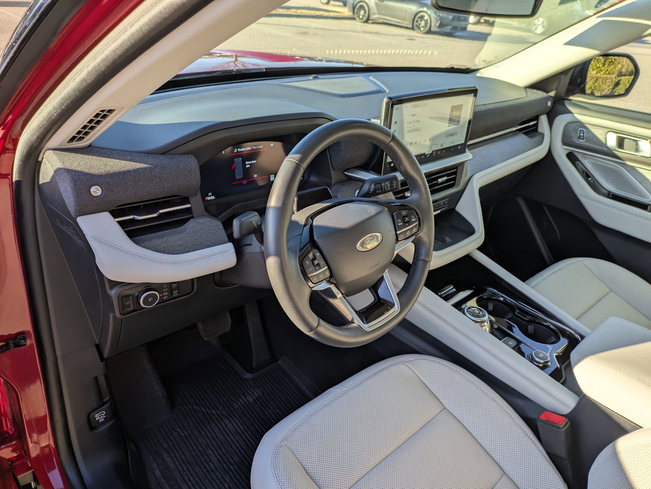 Certified 2025 Ford Explorer Platinum w/ Ultimate Package image 14