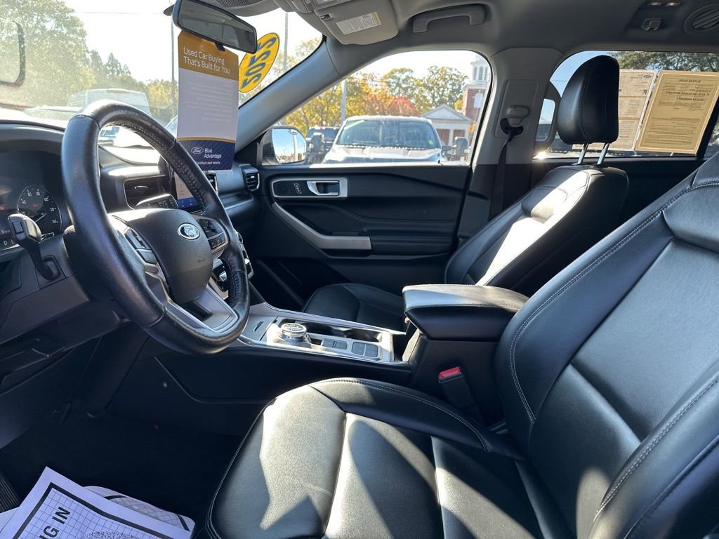 Certified 2022 Ford Explorer XLT w/ Equipment Group 202A image 11