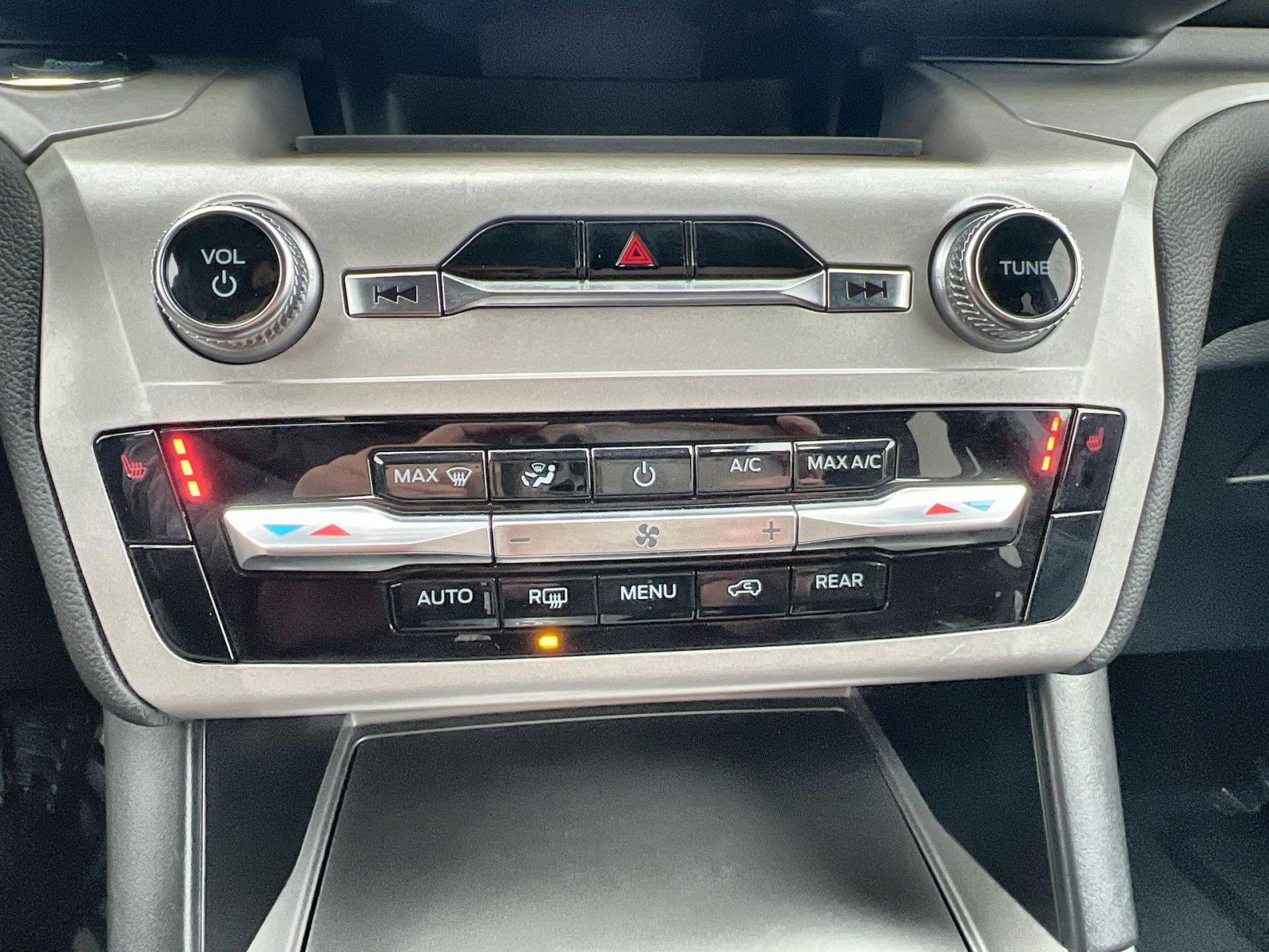 Certified 2023 Ford Explorer XLT image 20