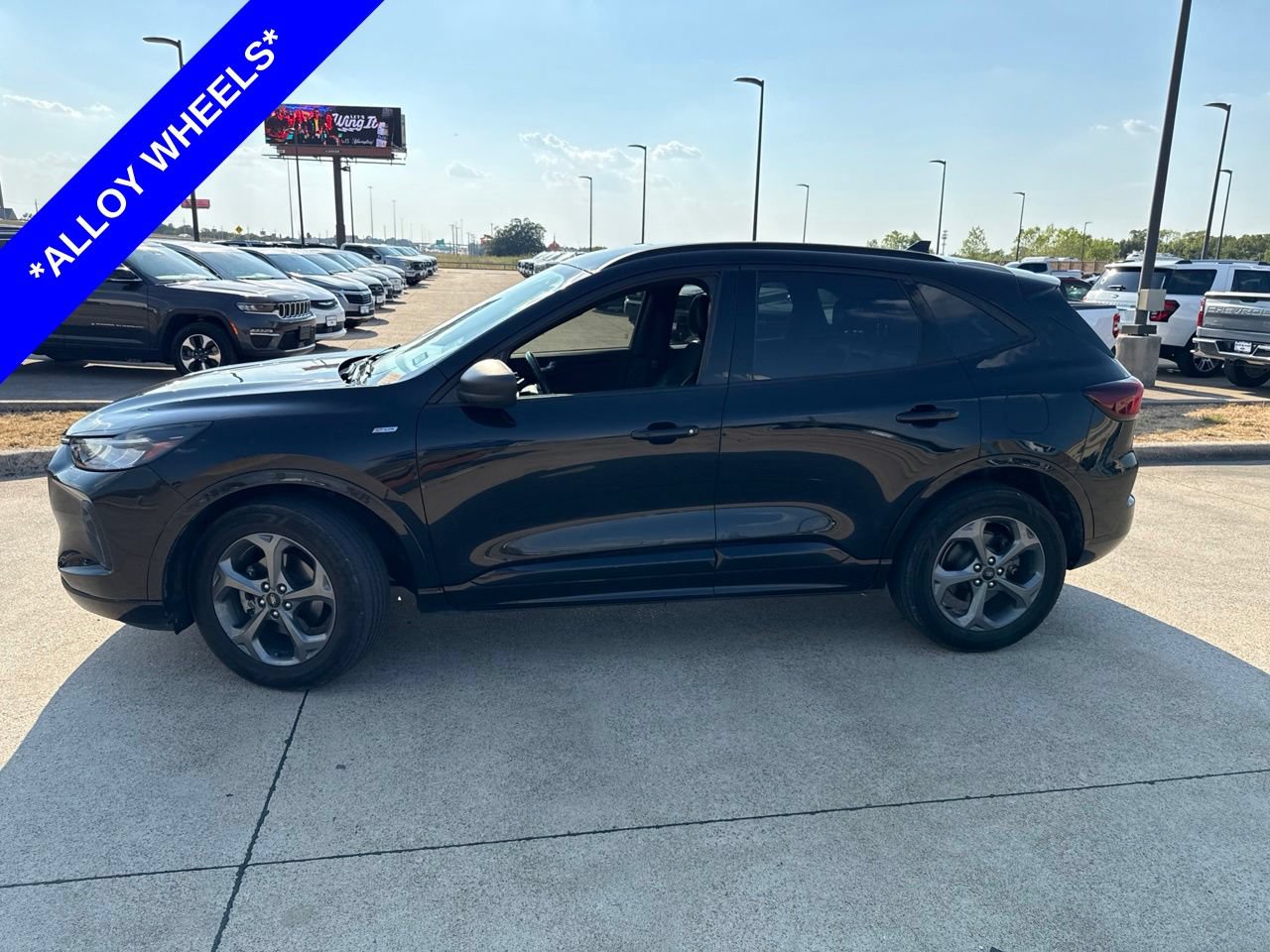 Certified 2023 Ford Escape ST-Line AWD/4WD image 3
