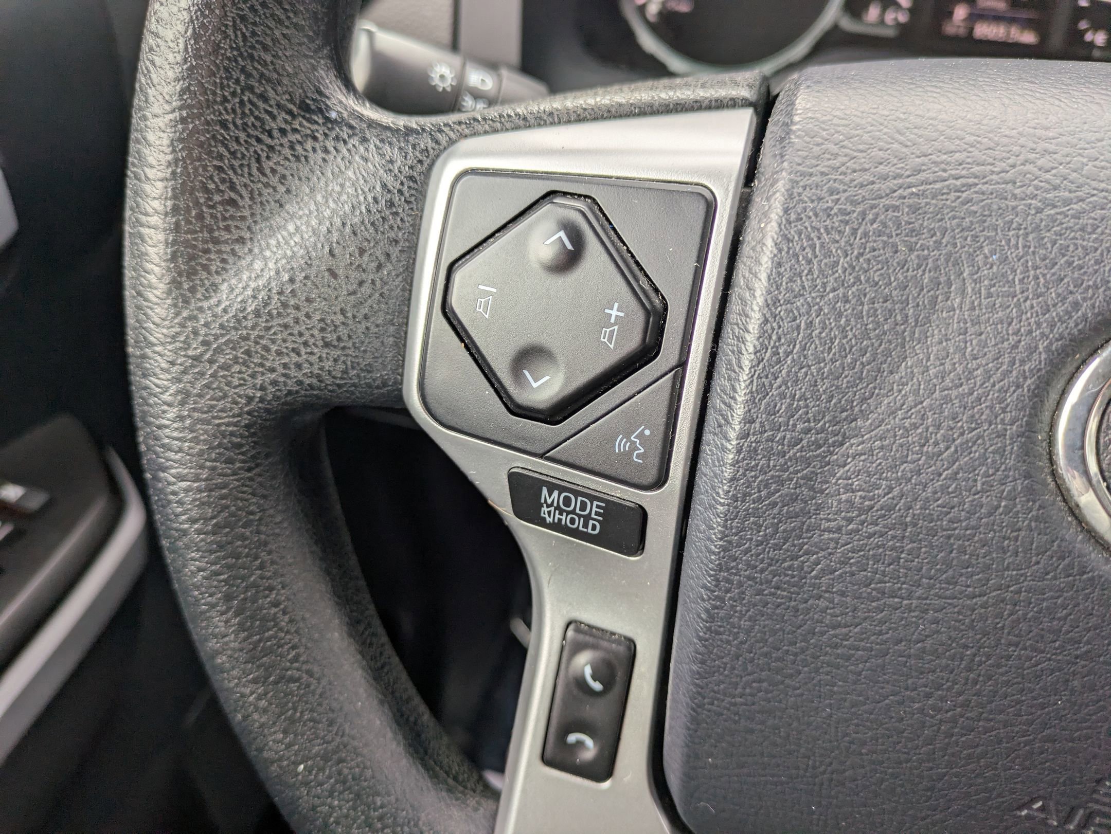 Used 2018 Toyota Tundra SR5 w/ SR5 Upgrade Package image 17