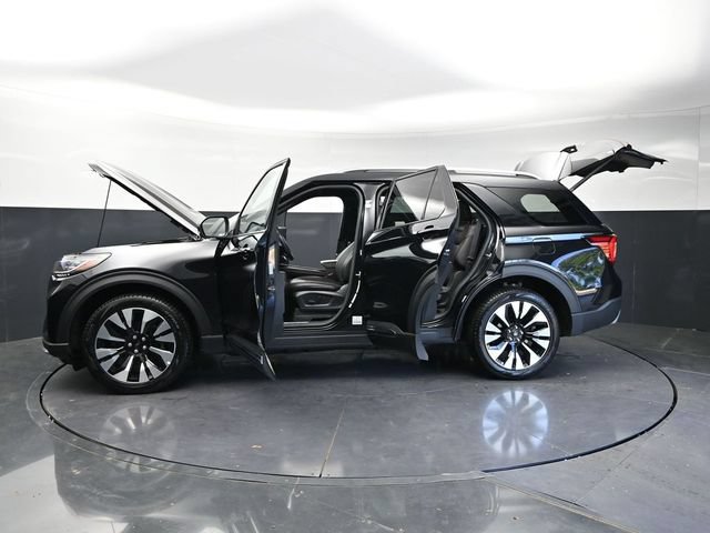 Certified 2025 Ford Explorer Platinum w/ LUX Leather Package AWD/4WD image 42