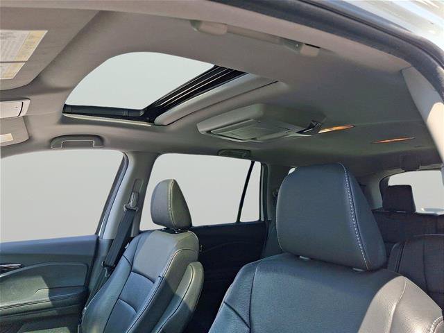 Used 2022 Honda Pilot Touring image 11