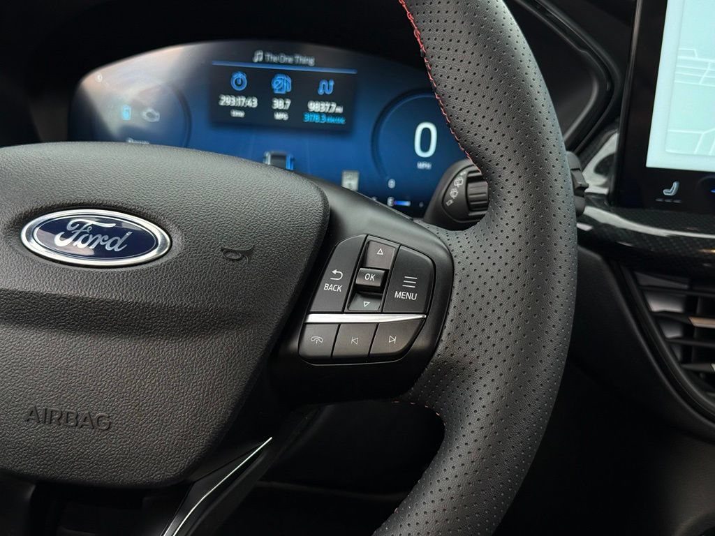 Certified 2025 Ford Escape ST-Line Elite w/ Premium Technology Package AWD/4WD image 9