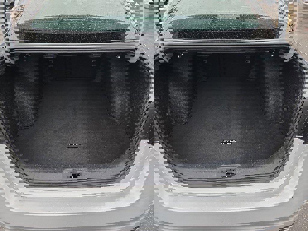 Used 2024 Nissan Altima 2.5 SV image 8