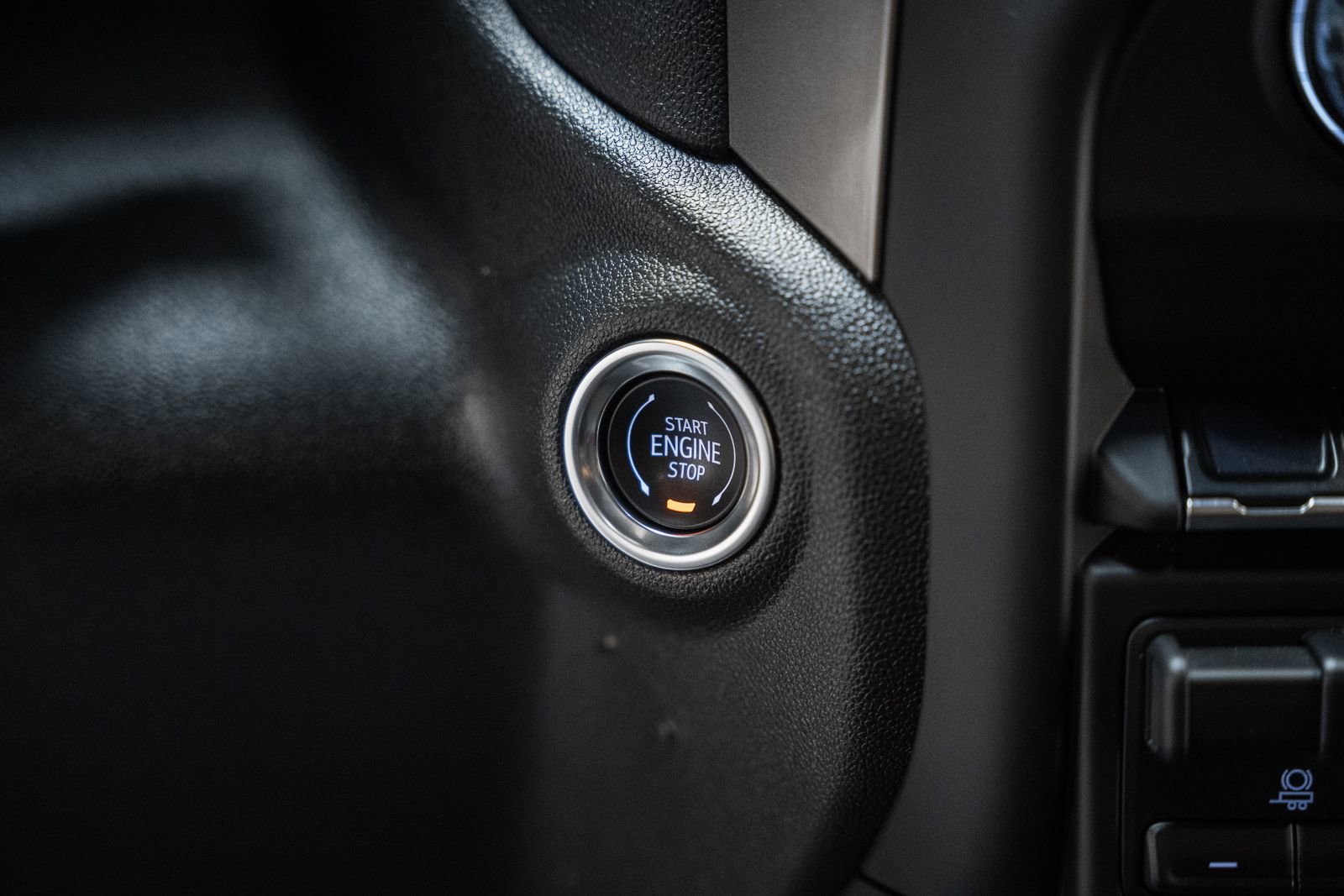 Used 2025 Chevrolet Silverado 1500 Custom Trail Boss w/ Dark Appearance Package image 32