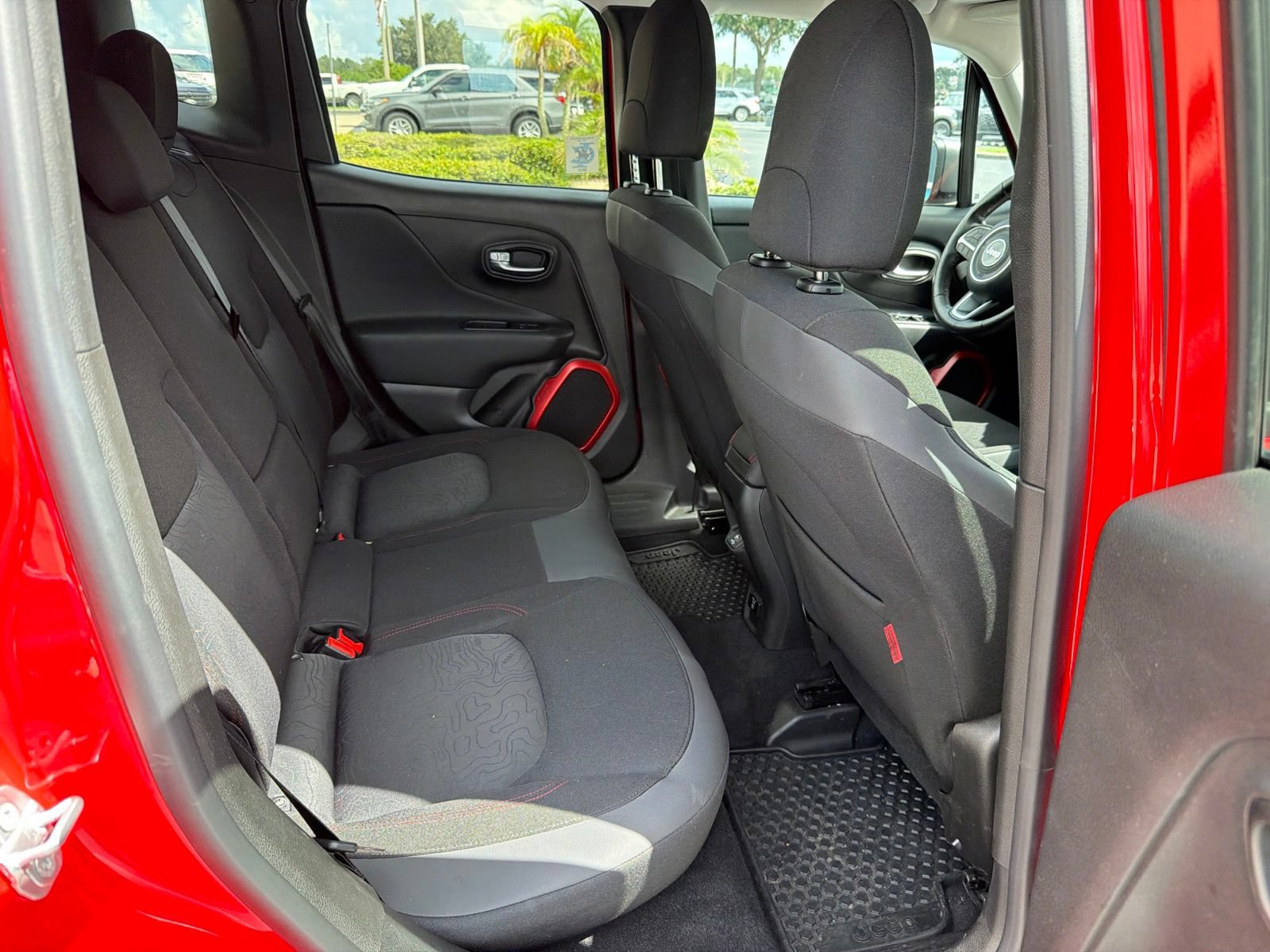 Used 2019 Jeep Renegade Trailhawk w/ UConnect 8.4 Nav Group AWD/4WD image 8